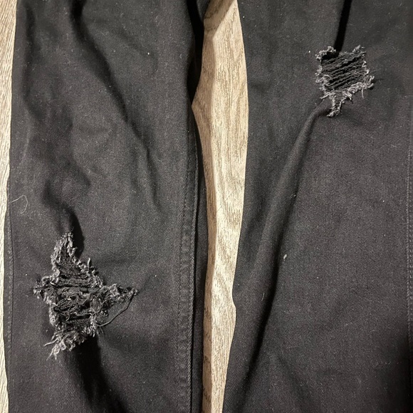 Long Ripped Jeans - Picture 4 of 5